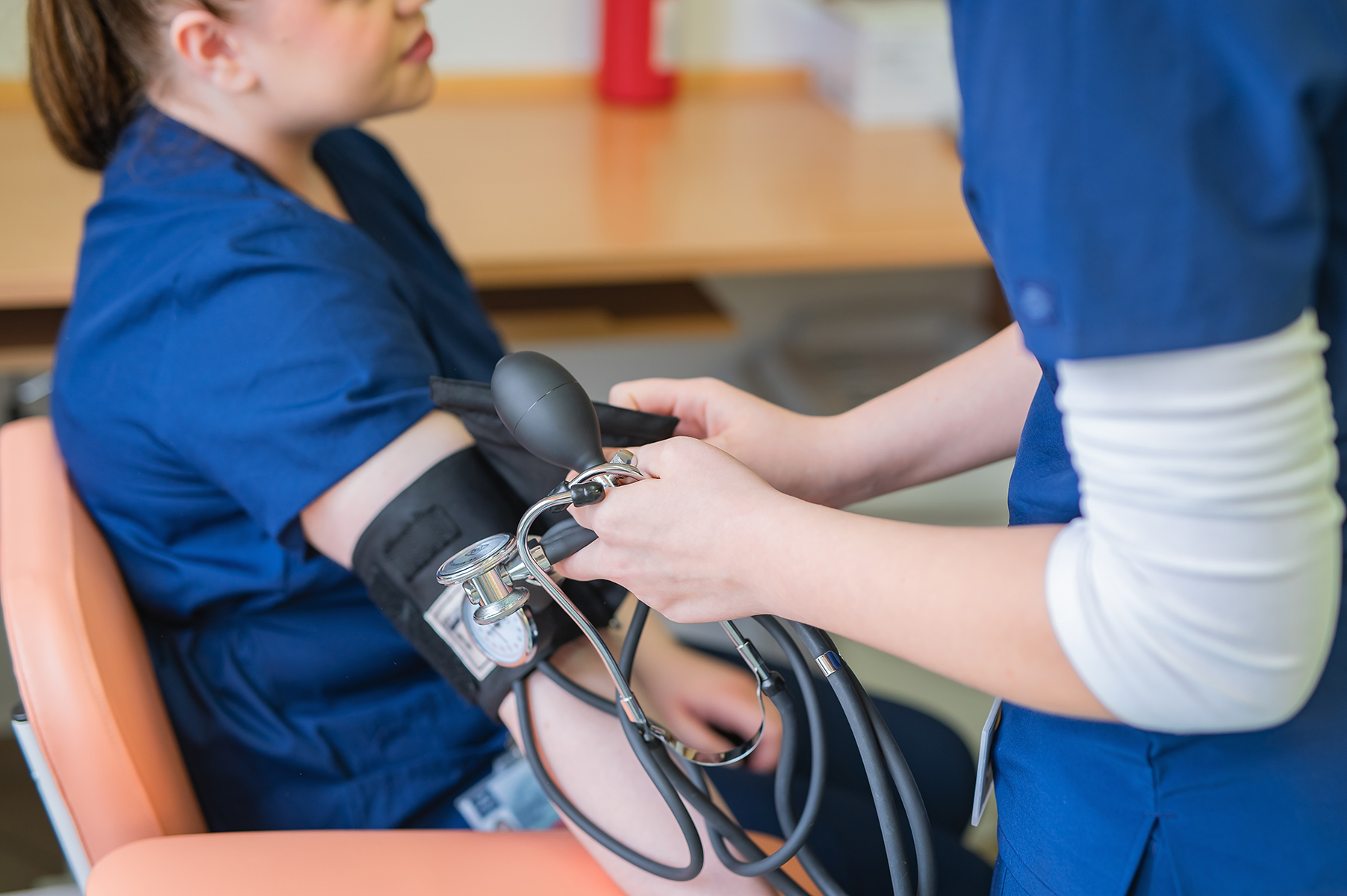 Pomiar ciśnienia tętniczego podczas zajęć z pielęgniarstwa