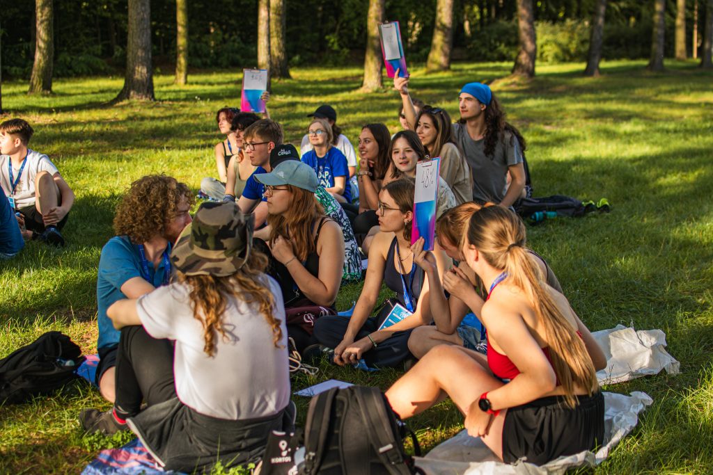 Kandydaci uczestniczący w obozie adapciak 2025